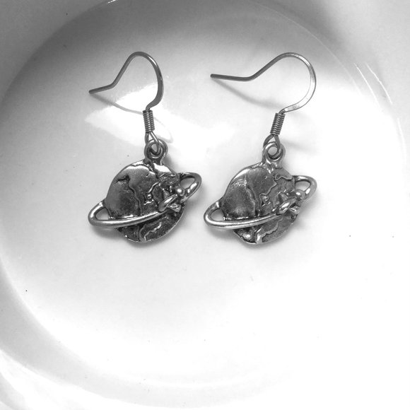 Miniature Planet Earth World Globe with tiny airplane Travel Gift Charm Earrings - Picture 4 of 4